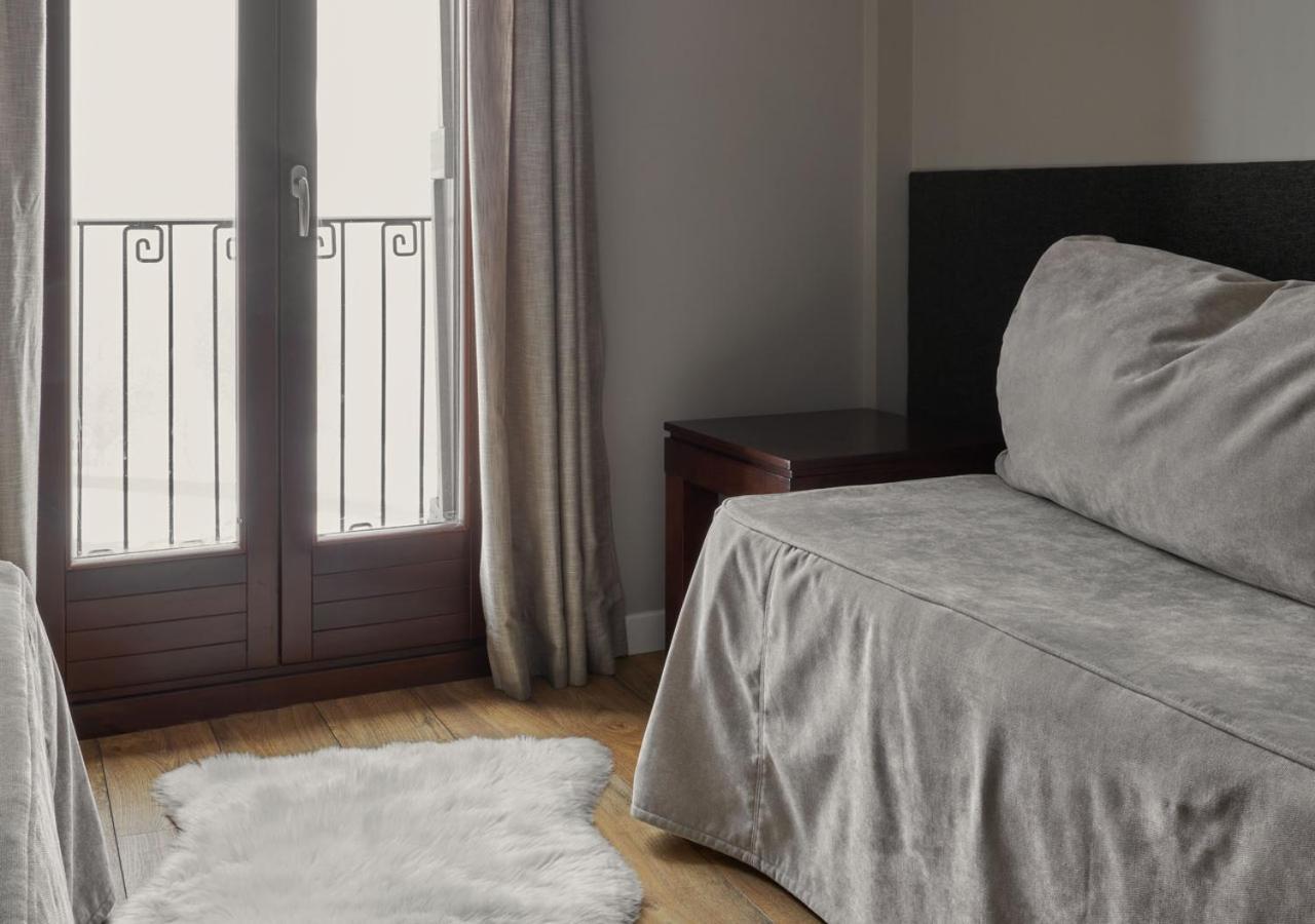 Apartahotel Tres Quinones Sallent de Gállego Екстериор снимка